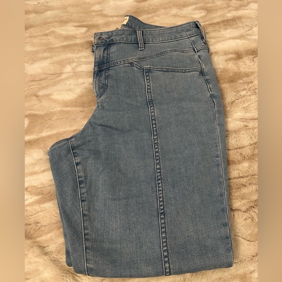 Universal Thread jeans - Picture 2 of 3